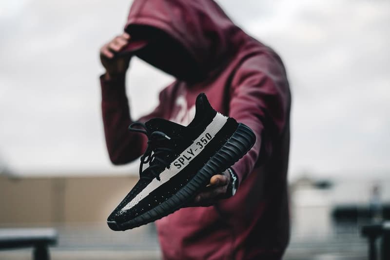 adidas YEEZY BOOST 350 V2 HYPEFEET