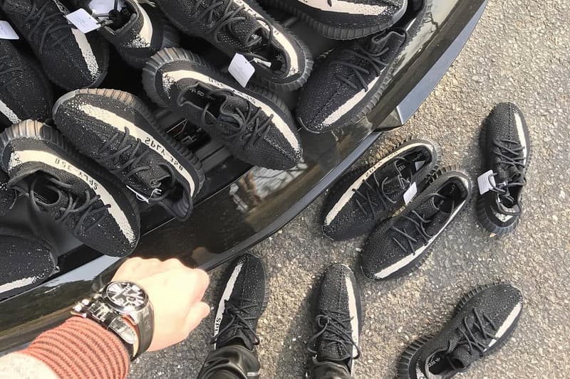 adidas YEEZY BOOST 350 V2 HYPEFEET