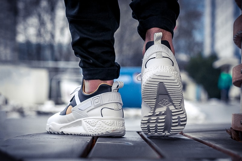 Nike Air Huarache Utility Premium White Midnight Navy Metallic Gold
