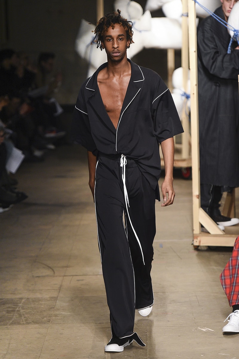 London Fashion Week Men's Fall/Winter 2017 Craig Green Runway