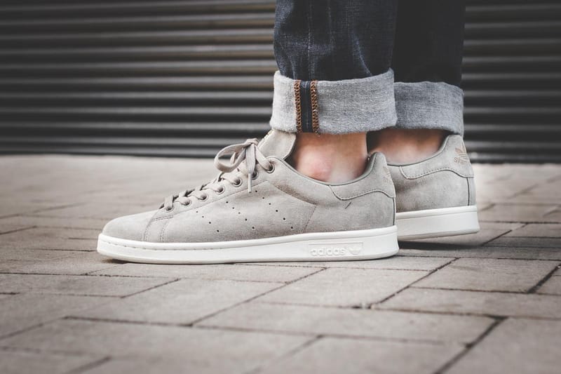 stan smith white trace cargo