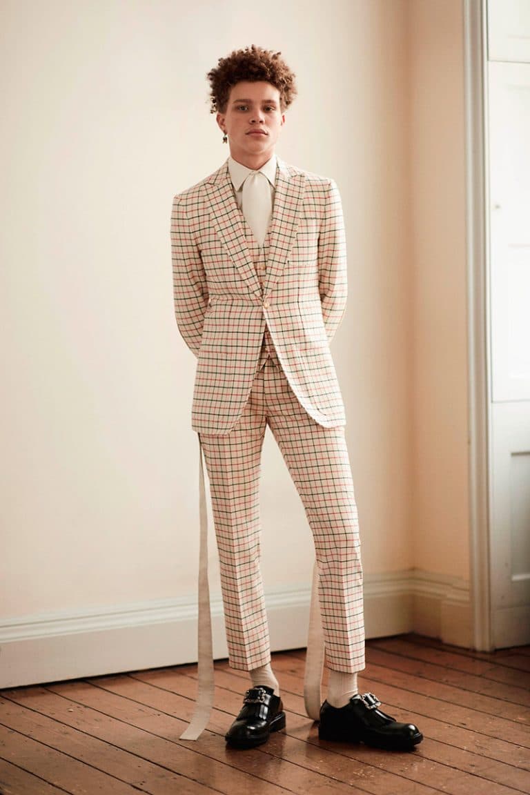 Alexander McQueen 2017 Fall Winter Collection Lookbook