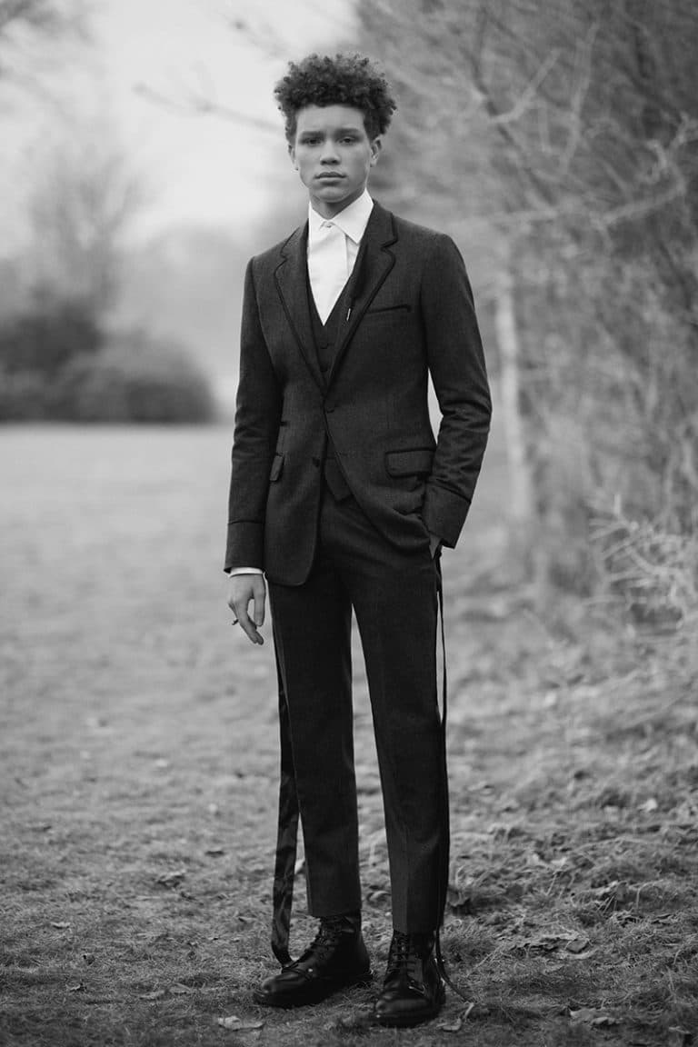 Alexander McQueen 2017 Fall Winter Collection Lookbook