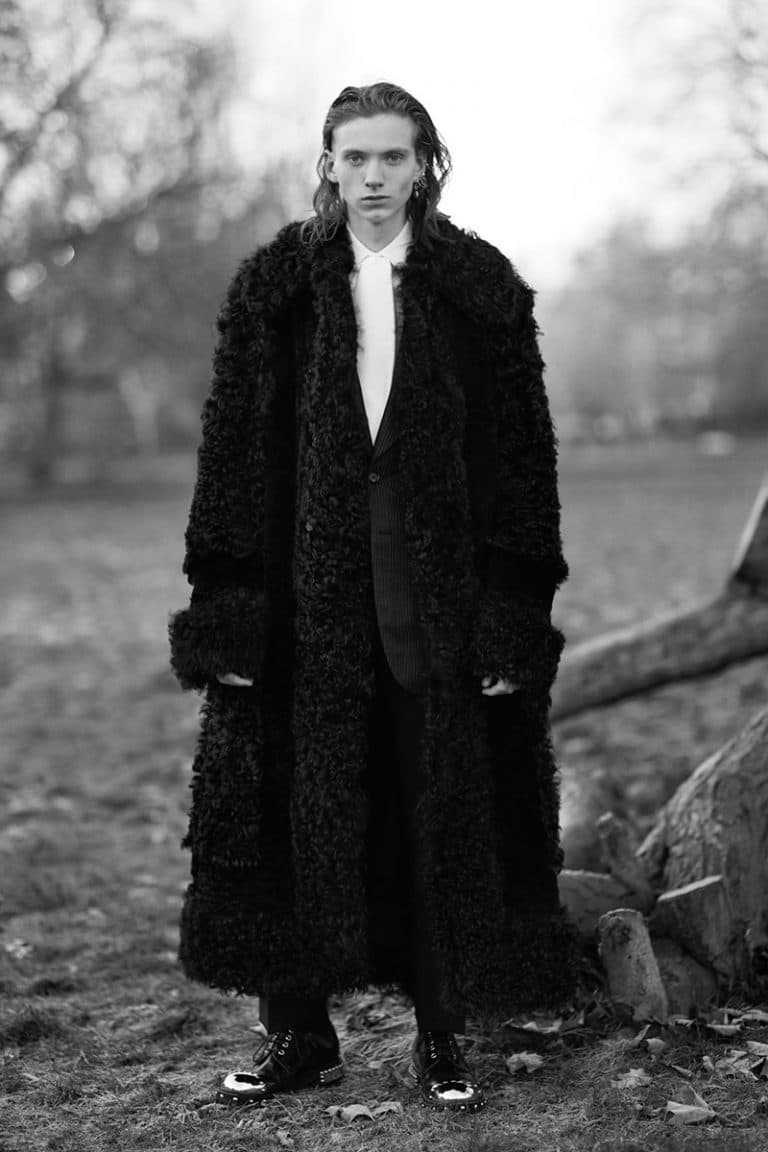 Alexander McQueen 2017 Fall Winter Collection Lookbook
