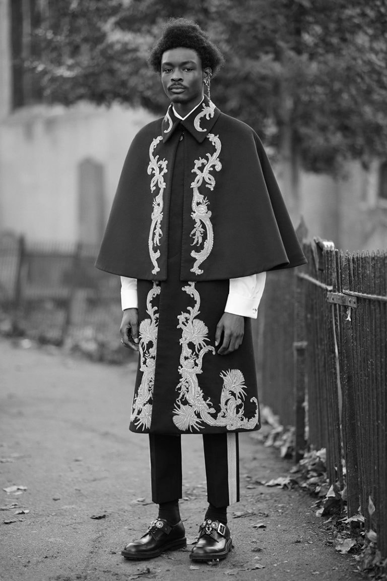 Alexander McQueen 2017 Fall Winter Collection Lookbook
