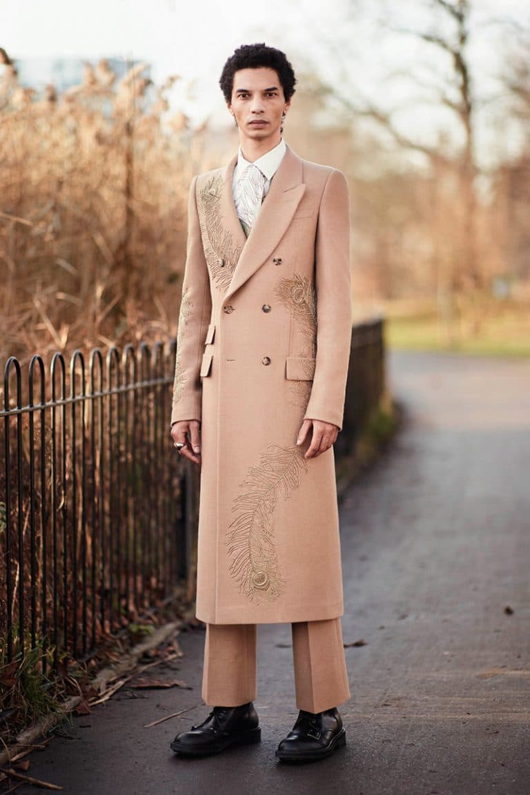 Alexander McQueen 2017 Fall Winter Collection Lookbook