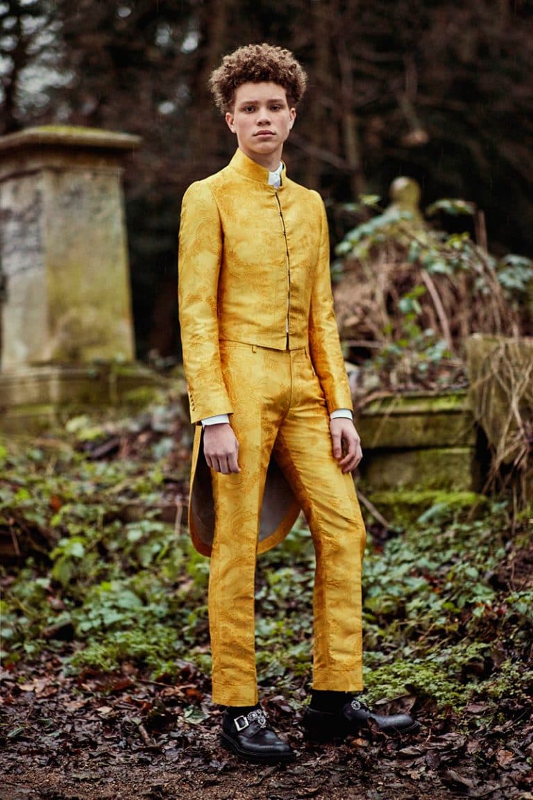 Alexander McQueen 2017 Fall Winter Collection Lookbook
