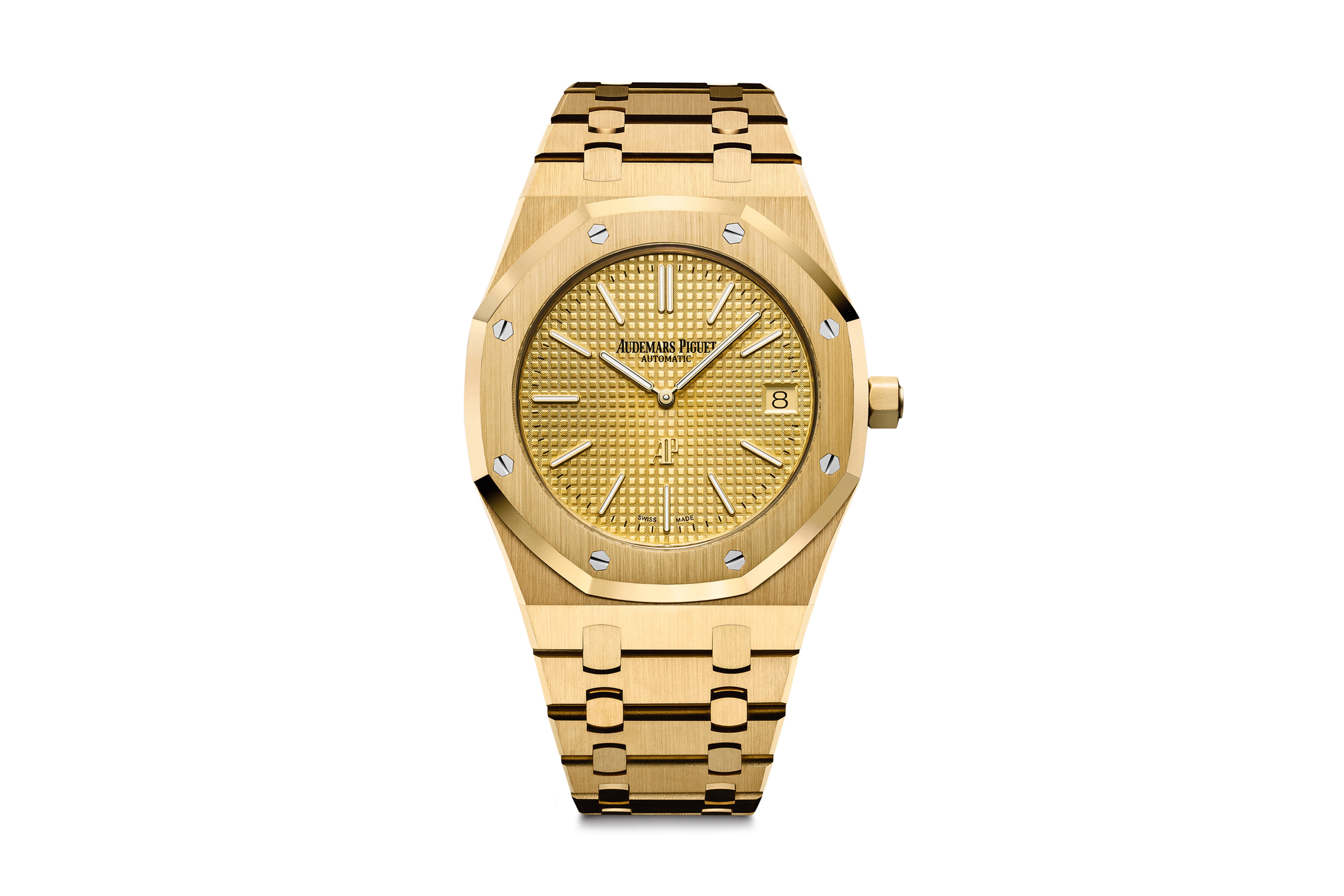 Audemars Piguet's Royal Oak Ultra-Thin Jumbo Is Now Available in Yellow Gold Watches Timepieces Geneva ref. 15202