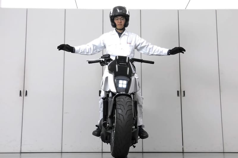 Honda Reveals the Self-Balancing, Self-Driving Motorcycle of the Future