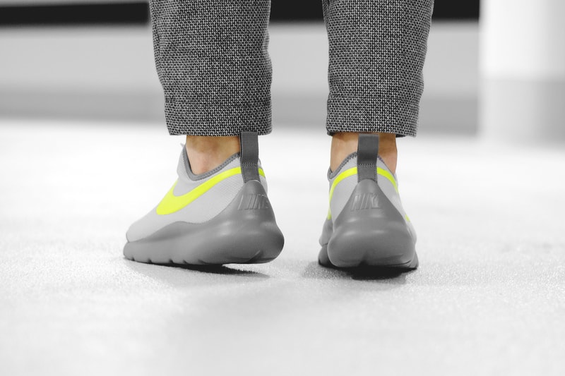 Nike Aptare Sneaker Wolf Gray and Volt