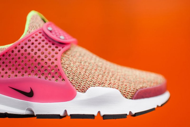 Nike Sock Dart Ghost Green/ Hot Punch