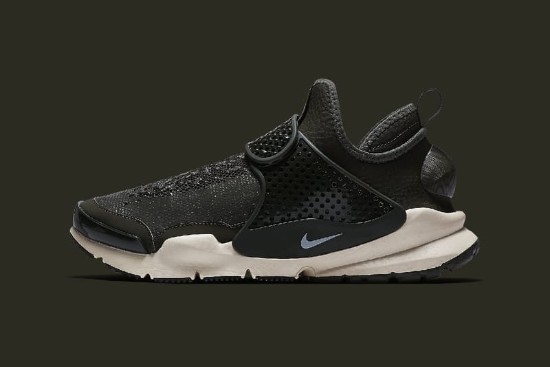 Stone Island & NikeLab's Collaborative Sock Dart Surfaces With Premium Reworking