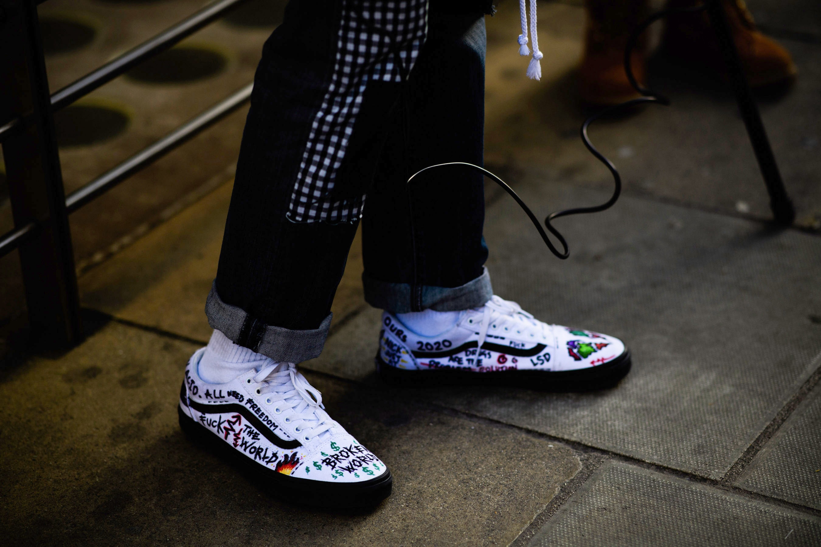 Streetsnaps: London Fashion Week Men's Day 1 HYPEBEAST Fashion Streewear Sneakers England United Kingdom Photography