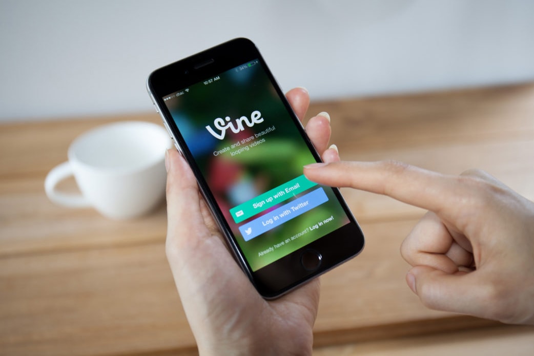 Vine Transitions from Social Network to Camera App January 17