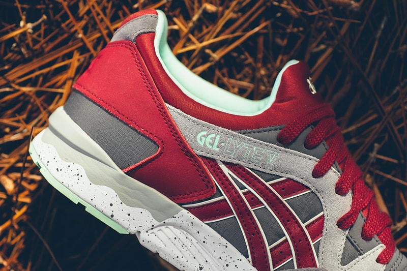 ASICS GEL-Lyte V in Carbon/OT Red