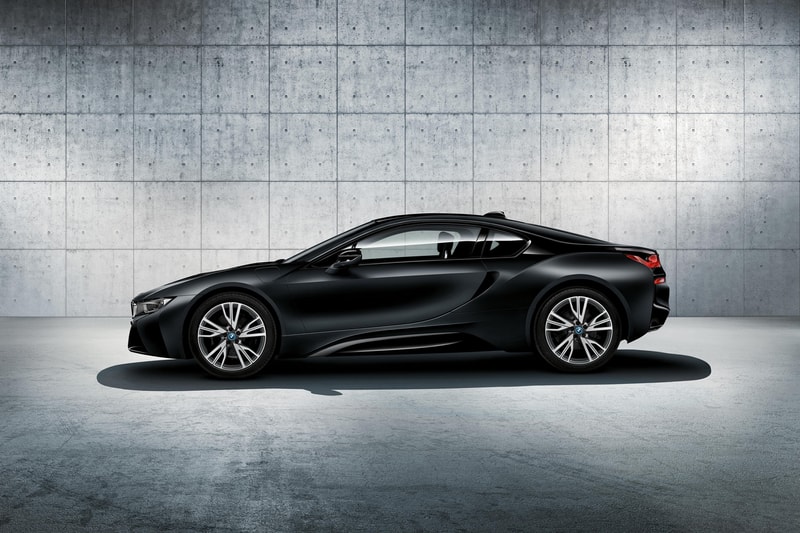 BMW i8 Protonic Frozen Black Frozen Yellow BMW Individual Program