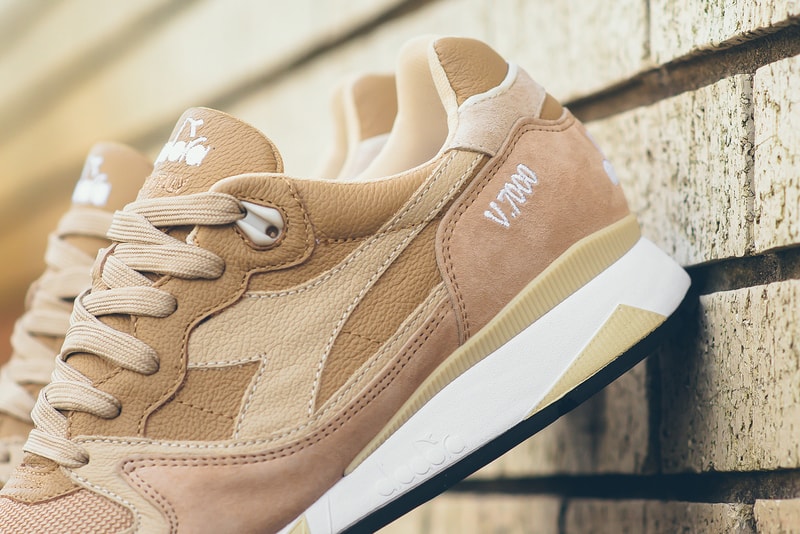 Diadora V7000 Italia Bleached Sand Croissant