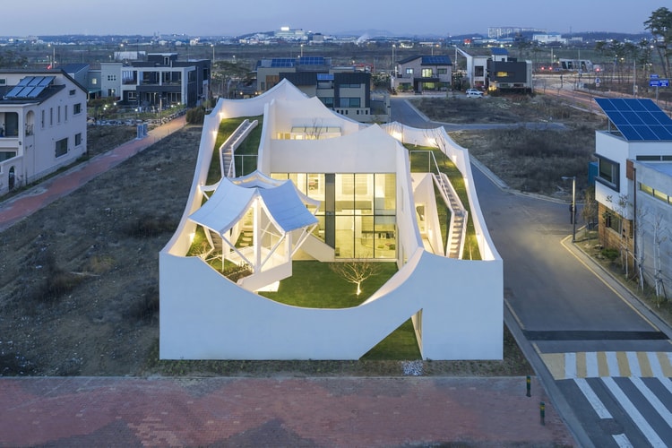 IROJE KHM Architects Built A "Flying House" Near Incheon Airport