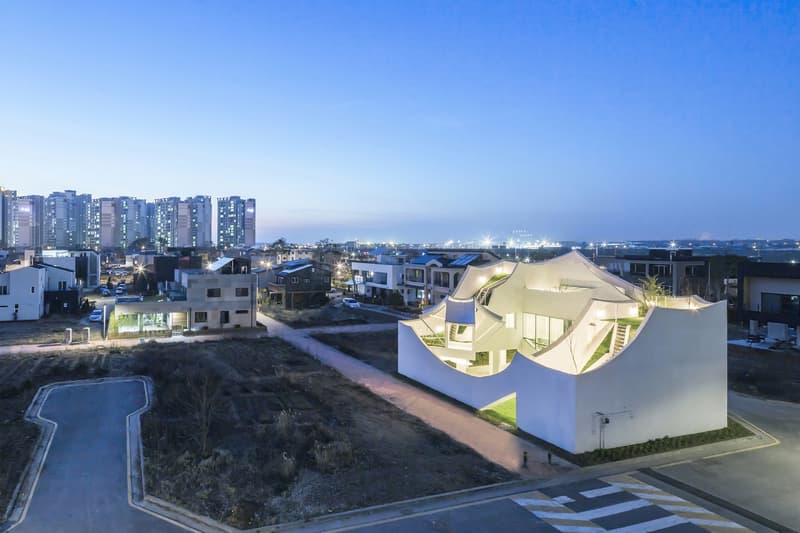 Flying House IROJE KHM Architects Korea