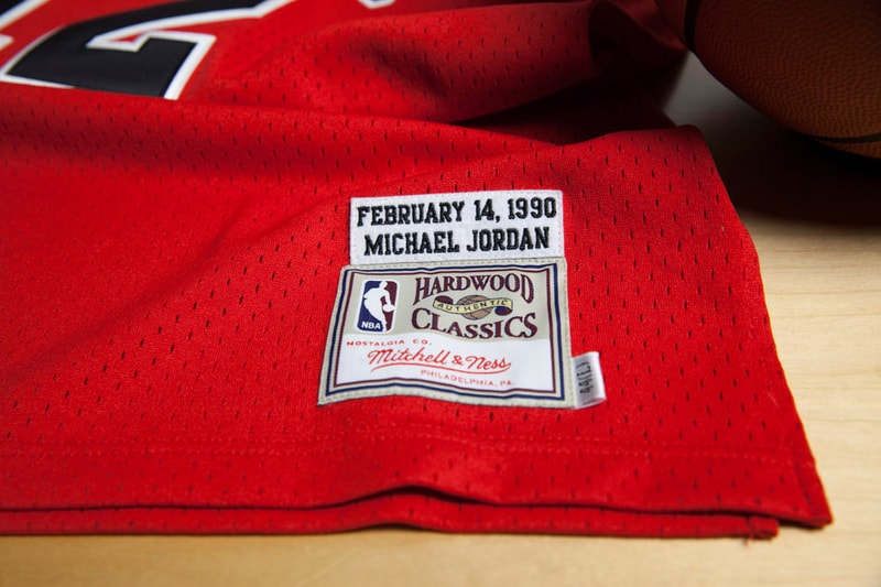 Mitchell Ness Michael Jordan 12 Jersey