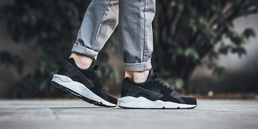 Larry Belmont Schicksal Unschuld Nike Air Huarache Black White Kalligraph Degenerieren Rauch Larry Belmont Schicksal Unschuld Nike Air Huarache Black White Kalligraph Degenerieren Rauch
