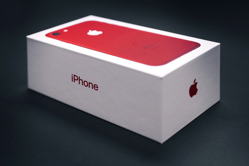 Apple PRODUCT(RED) iPhone 7 Closer Look