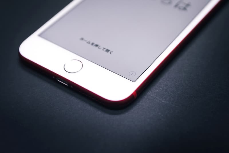 Apple PRODUCT(RED) iPhone 7 Closer Look