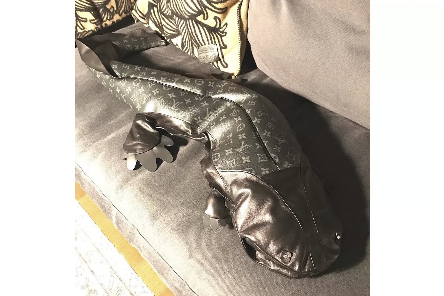 fragment design Louis Vuitton Giant Leather Salamander