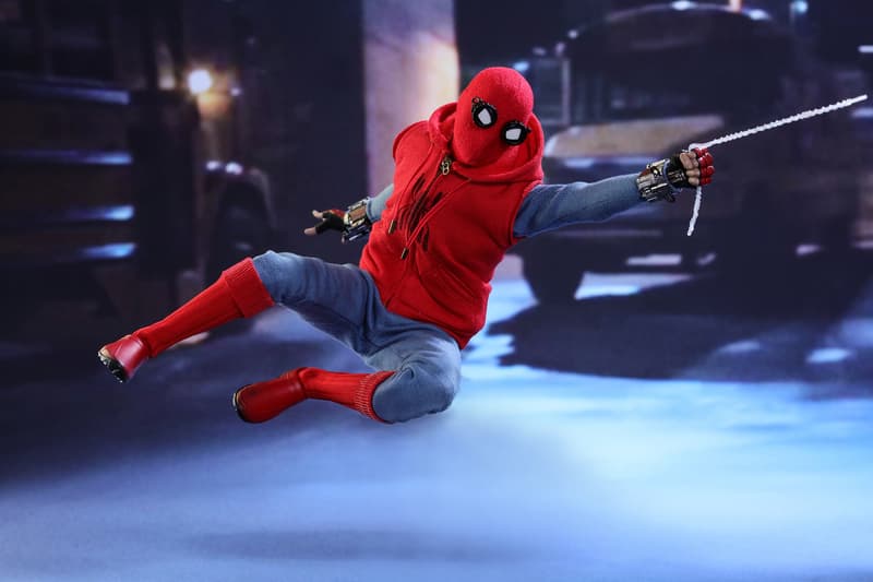 Spiderman: Homecoming Action Figure Swinging