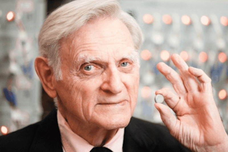 John B Goodenough Glass Battery