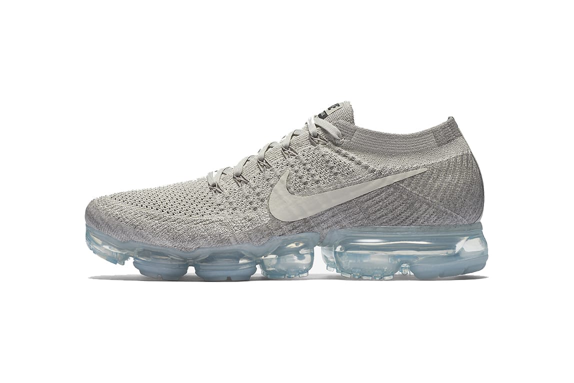 white and grey nike vapormax
