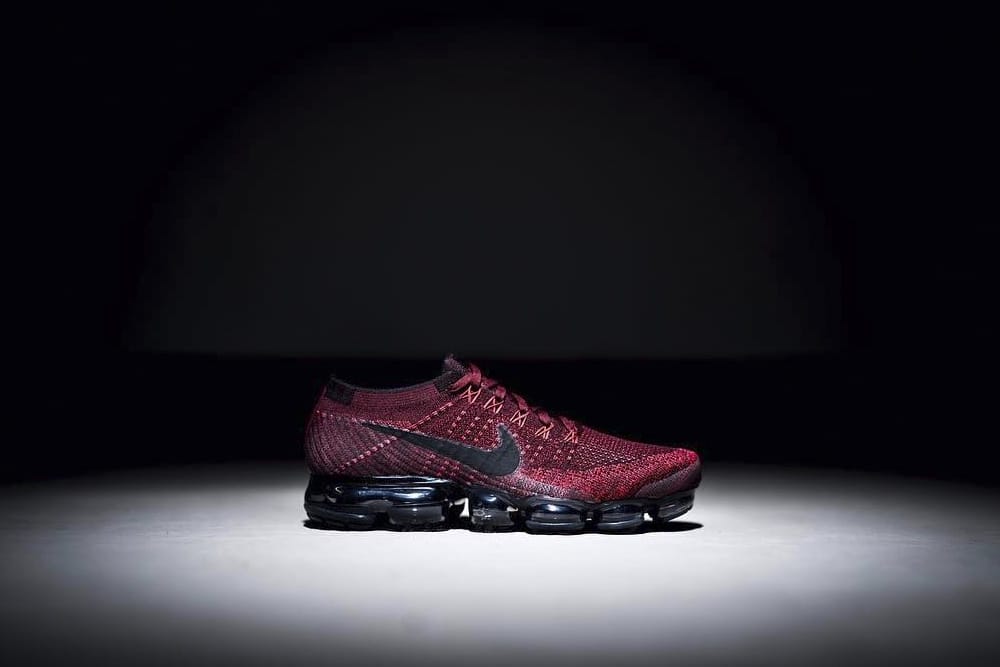 vapormax red and black