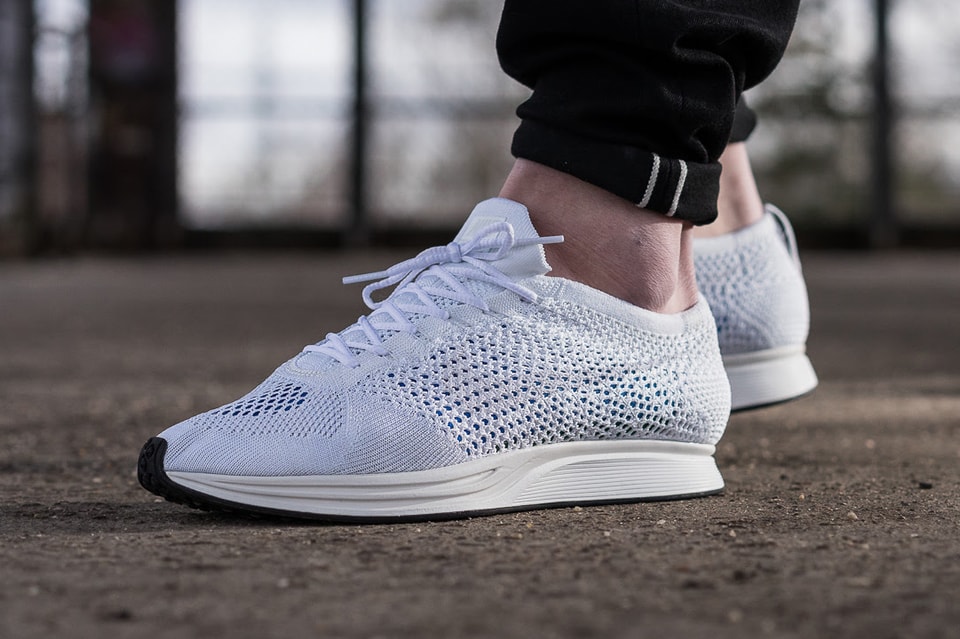 Nike flyknit trainer on foot Clearance