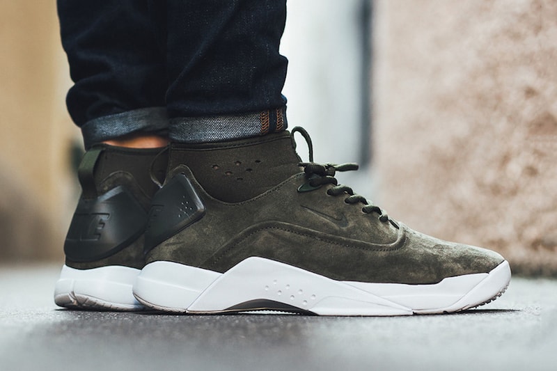 Nike Hyperdunk Low Lux in Cargo Khaki