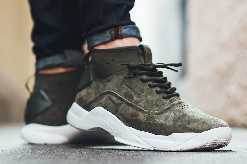 Nike Hyperdunk Low Lux in Cargo Khaki