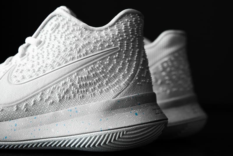 Nike Kyrie 3 Light Bone