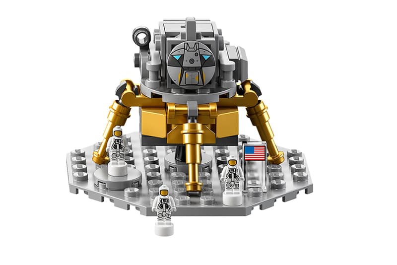 LEGO and NASA Create Apollo Saturn V Set Collection Spaceship Rocketship