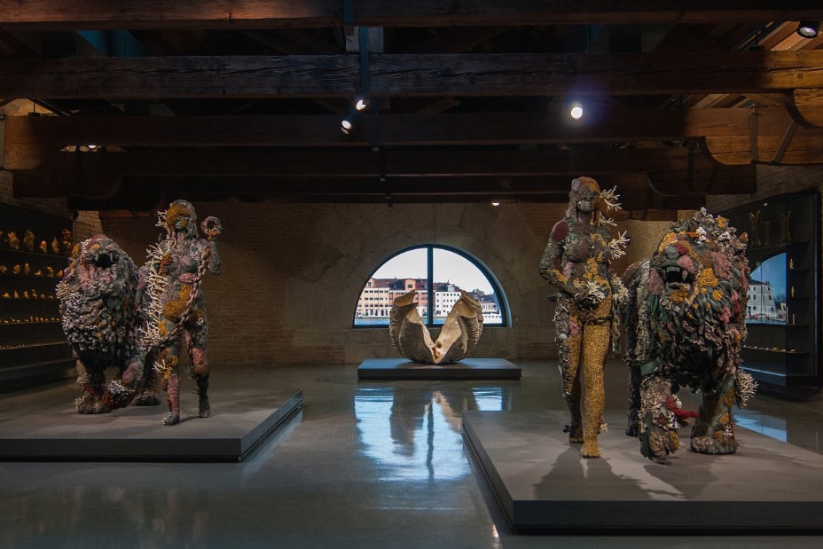 Treasures from the Wreck of the Unbelievable Damien Hirst Art