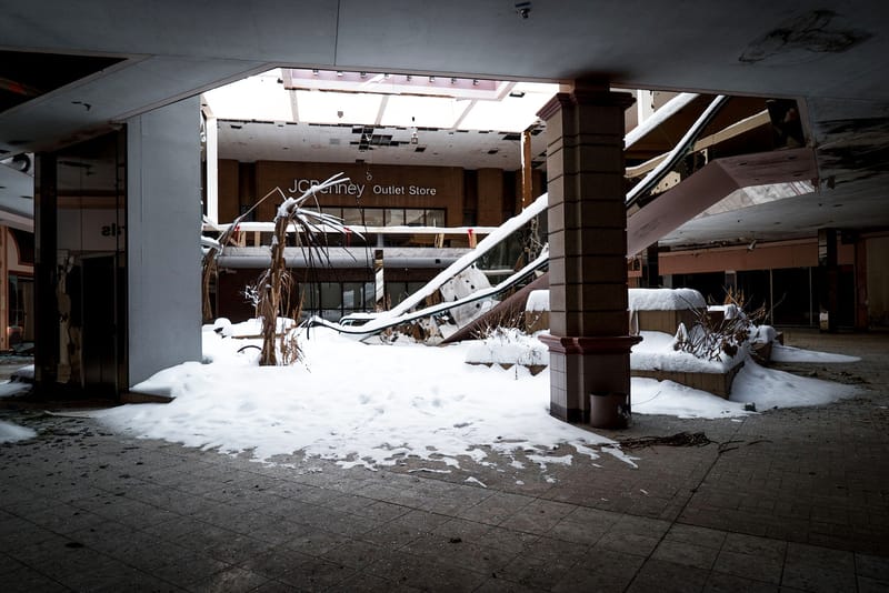 The Retail Slump Is Killing Middle-of-the-Mall Brands