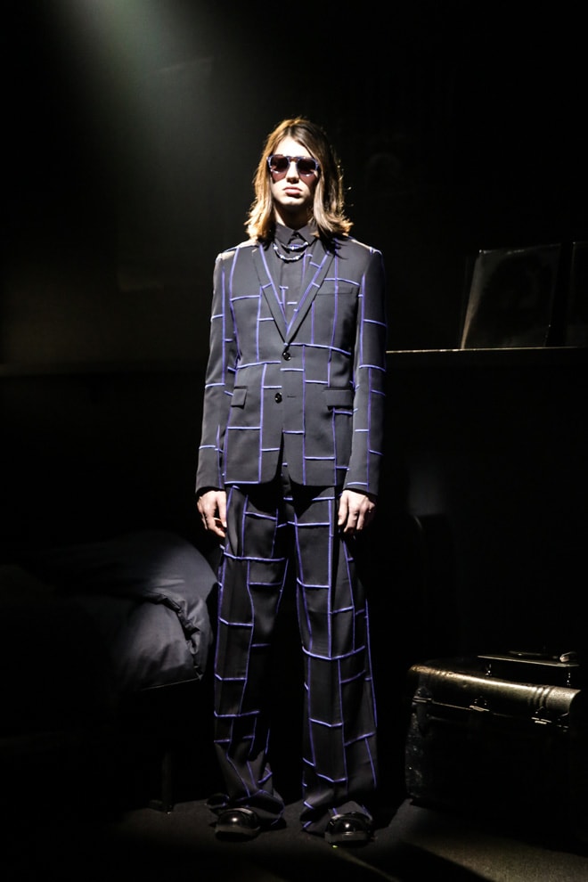 Dior Homme Pre-Fall 2017 Collection Ginza Six Black Red White