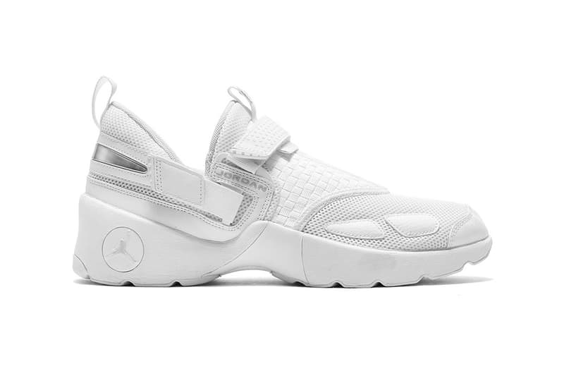 Jordan Trunner LX Pure Money Light Grey