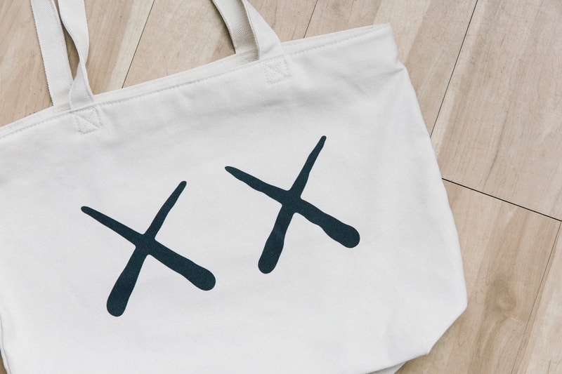 KAWS  'Peanuts' Uniqlo UT Collection Snoopy Woodstock