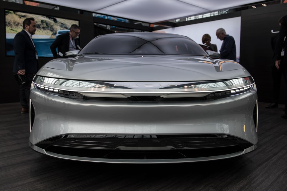 Watch Lucid Air Electric Car Go Over 200 Mph Hypebeast Watch The All Electric Lucid Air Easily Go Over 200 Mph