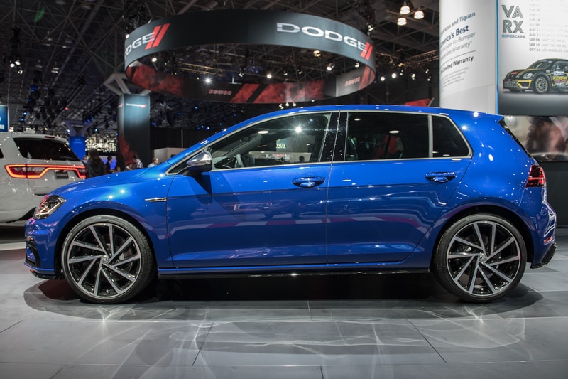 2018 Volkswagen Golf R Blue