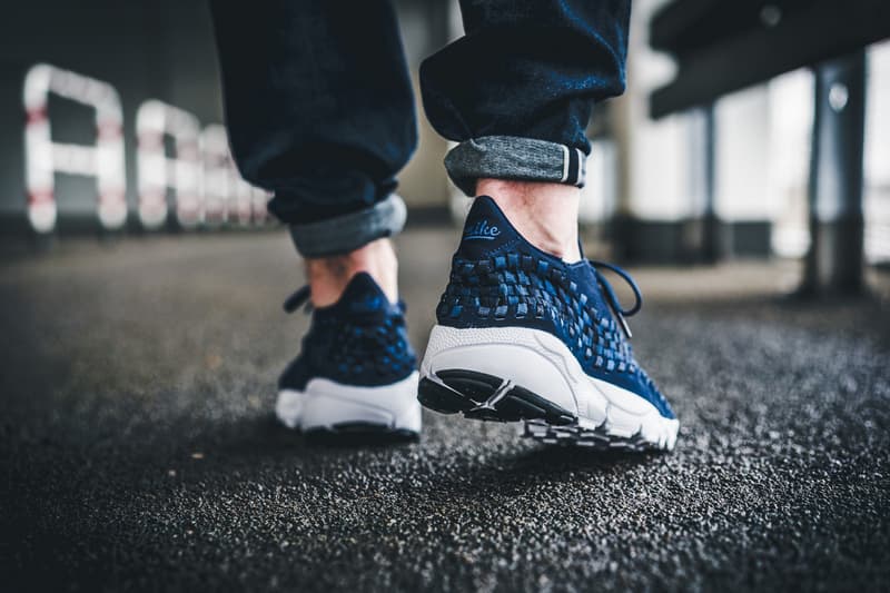 Nike Air Footscape Woven in Navy and Beige