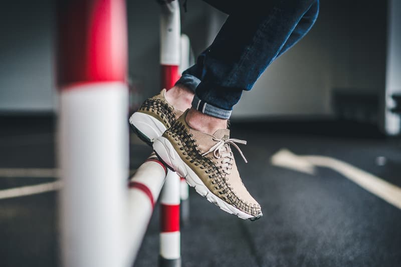 Nike Air Footscape Woven in Navy and Beige
