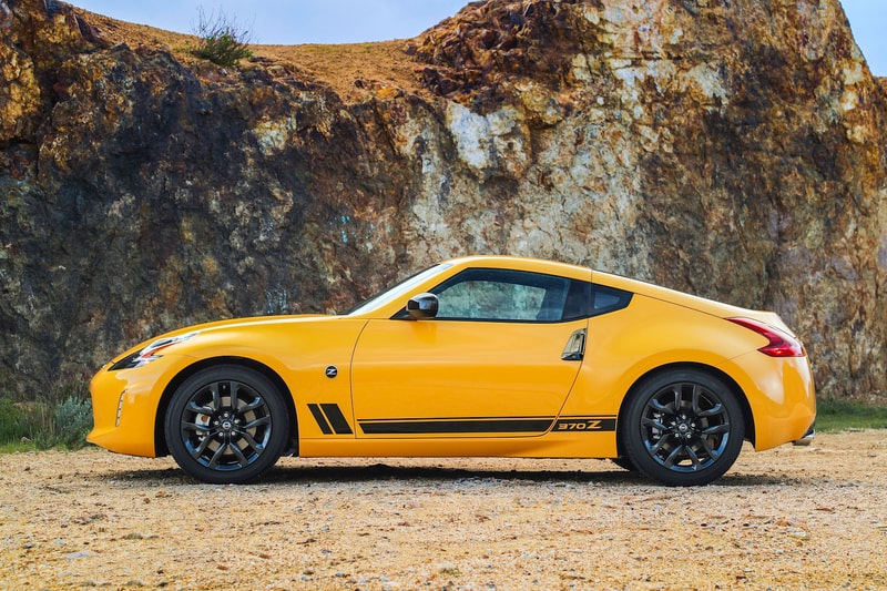 Nissan 370Z Heritage Edition 2018 Chicane Yellow