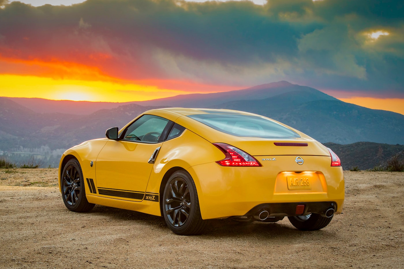 Nissan 370Z Heritage Edition 2018 Chicane Yellow