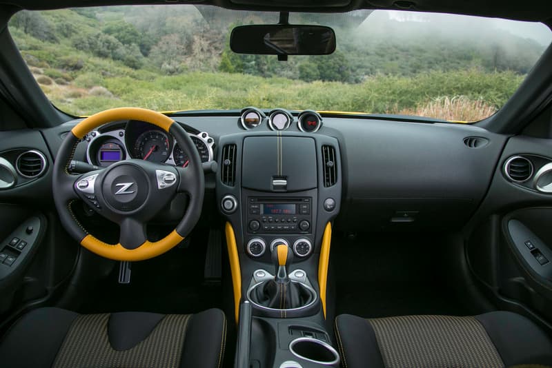 Nissan 370Z Heritage Edition 2018 Chicane Yellow