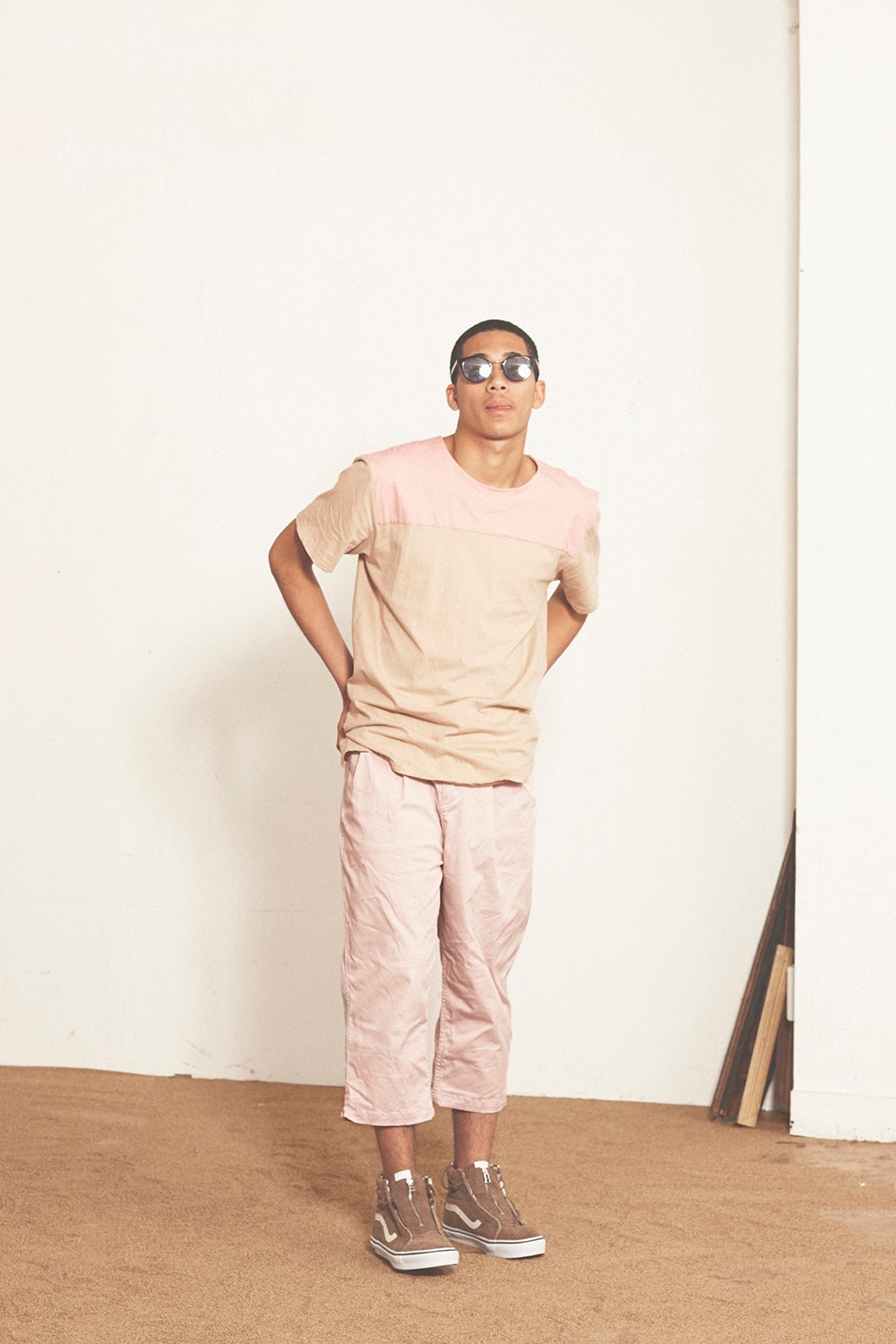 nonnative spring/summer 2017 beige T-shirt with pink panel